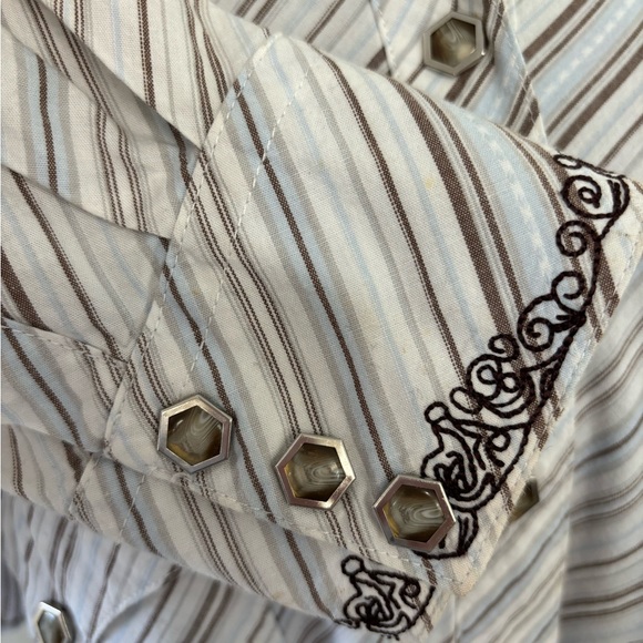 Roper Blouse with Cuff Embroidery - Picture 7 of 8